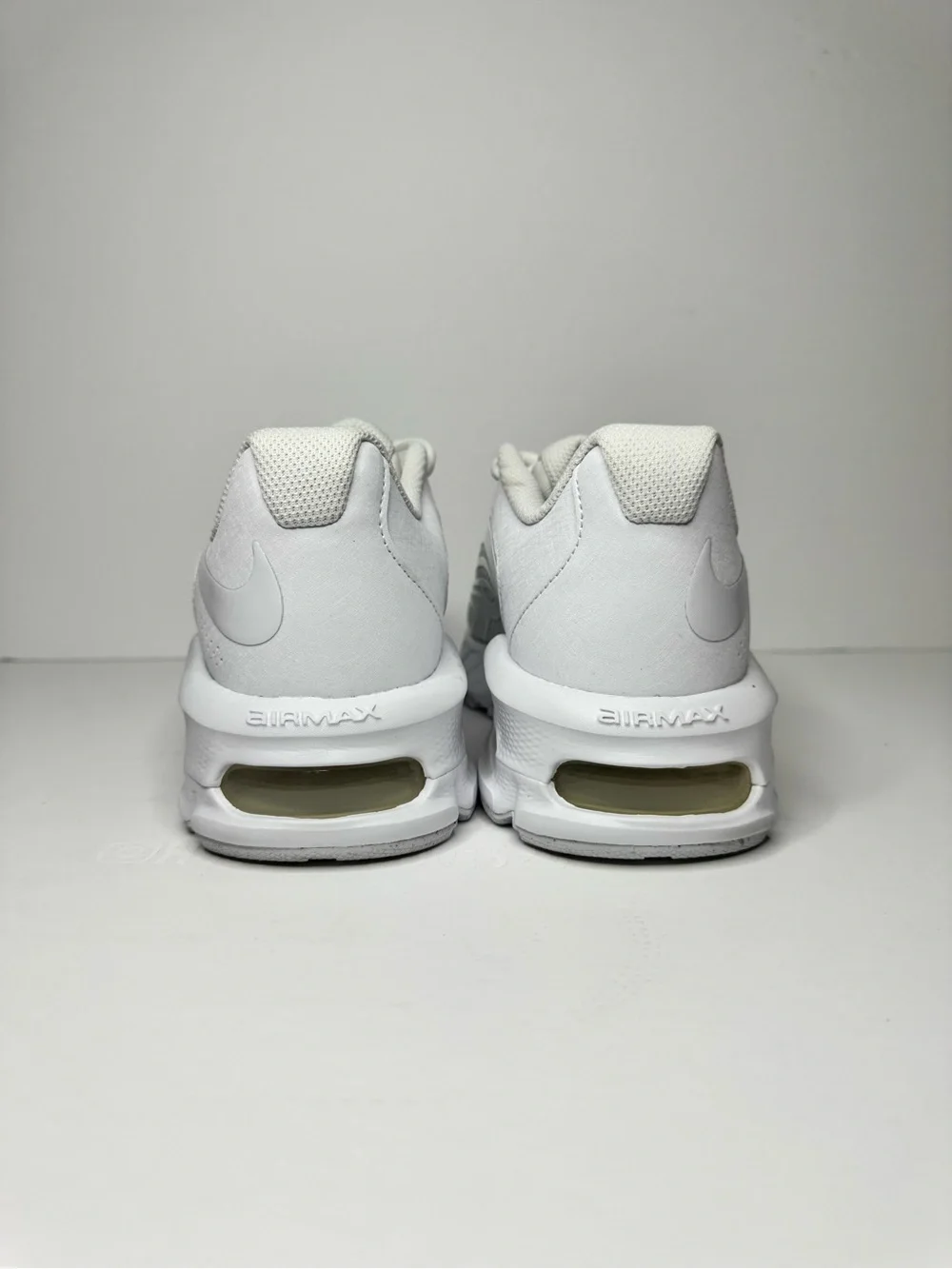 Nike Air Max Fire Size 8.5 Women